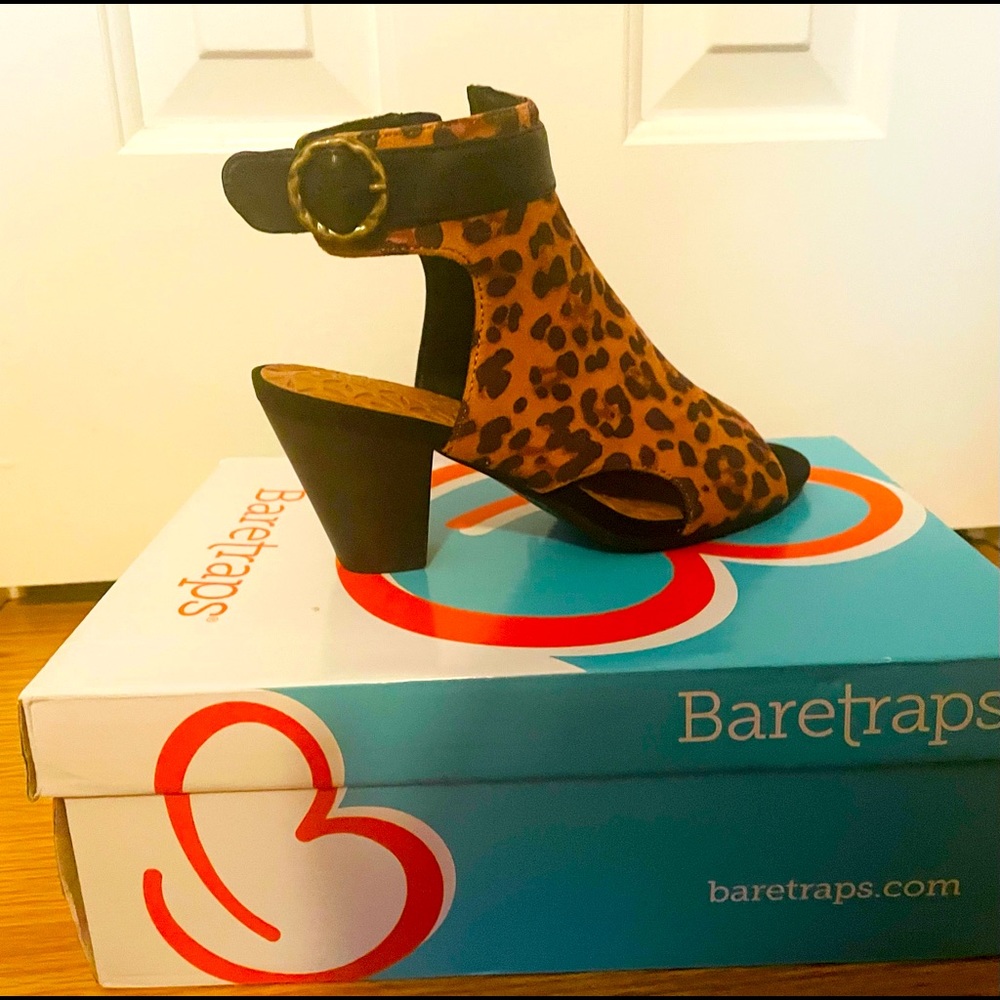 Bare traps Leopard Booties